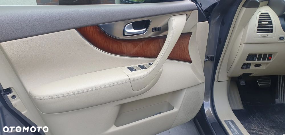 Infiniti FX FX50 S Premium - 11
