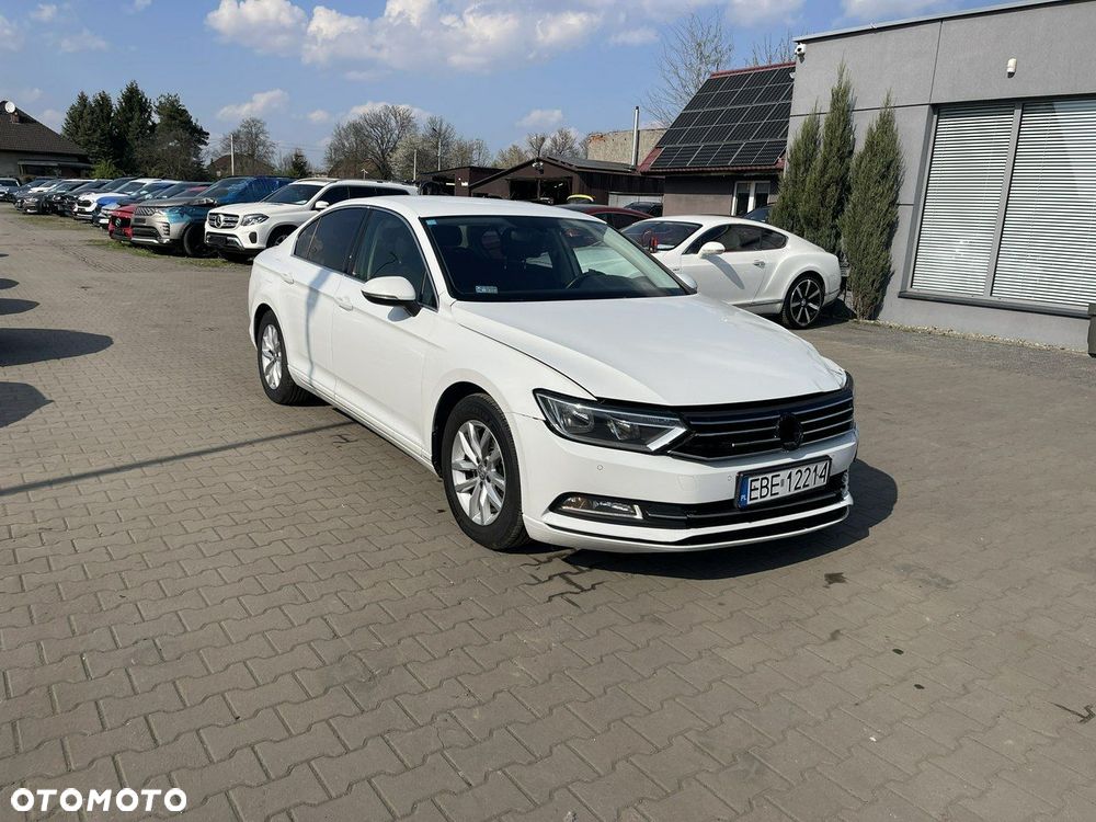 Volkswagen Passat - 2
