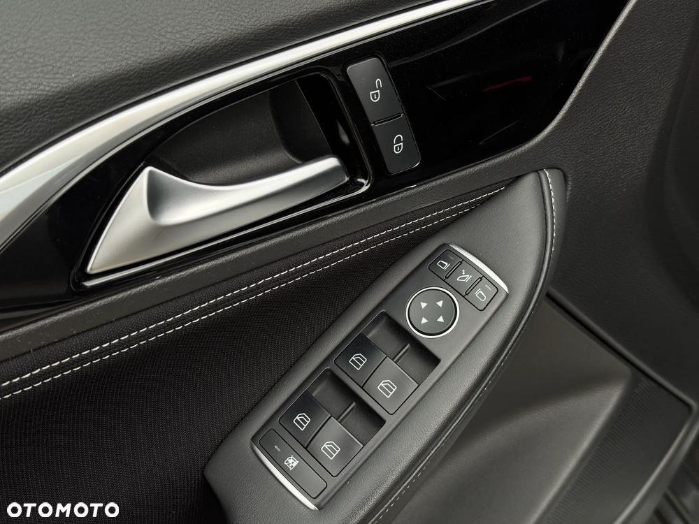 Infiniti Q30 2.2d Sport AWD 7DCT - 15