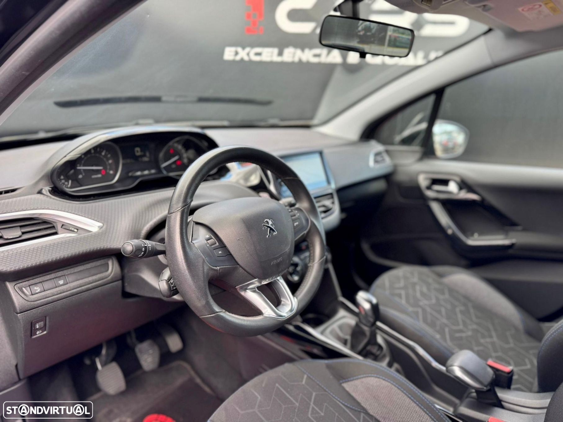 Peugeot 2008 1.5 BlueHDi Signature - 9