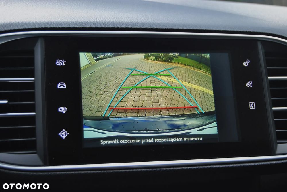 Peugeot 308 HDi FAP 150 Family - 12