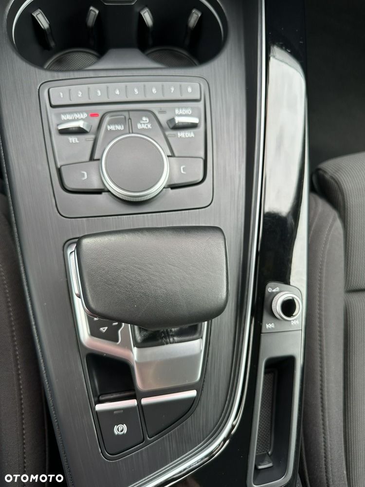 Audi A4 Avant 40 TFSI S tronic S line - 33