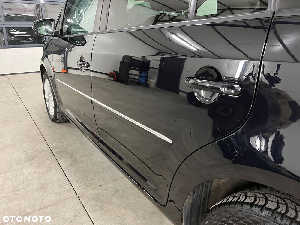 Volkswagen Touran 1.6 TDI DPF BlueMotion Technology Highline - 36