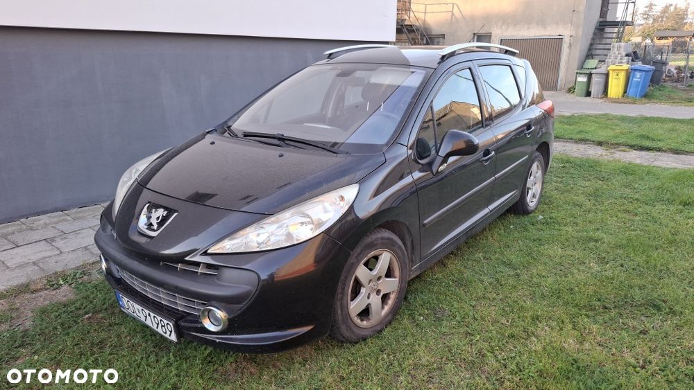 Peugeot 207 - 1