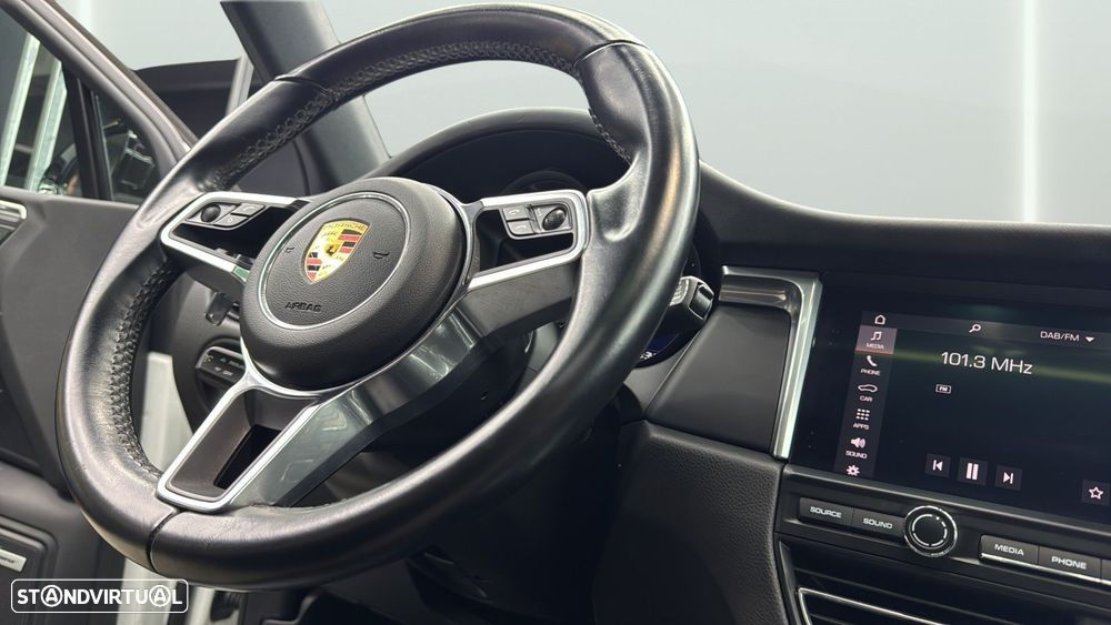 Porsche Macan Standard - 24
