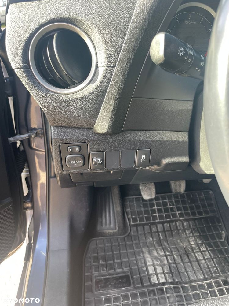 Toyota Auris - 12