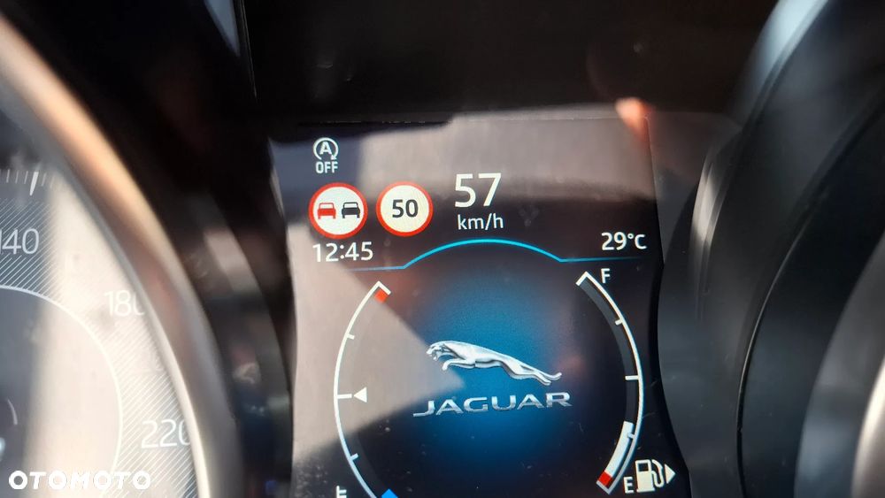 Jaguar E-Pace 2.0 i4D AWD R-Dynamic S - 28