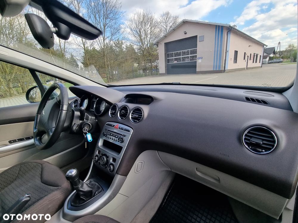 Peugeot 308 1.6 Premium Plus - 8