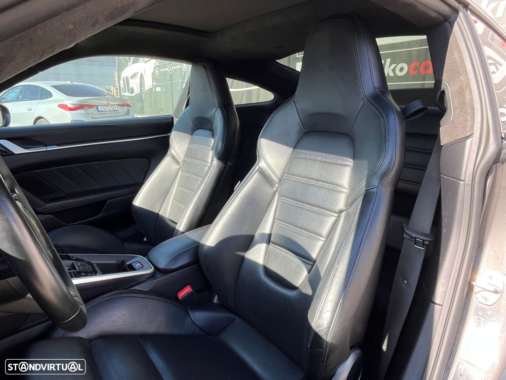 Porsche 911 (992) Turbo - 23