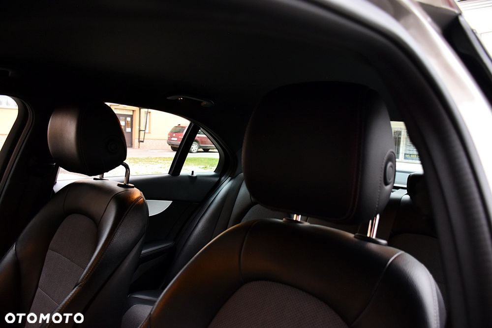 Mercedes-Benz Klasa C 300 9G-TRONIC Exclusive - 37