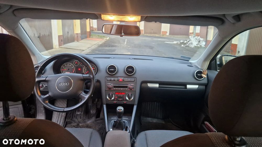 Audi A3 3-drzwiowe 1.6 Ambiente - 17