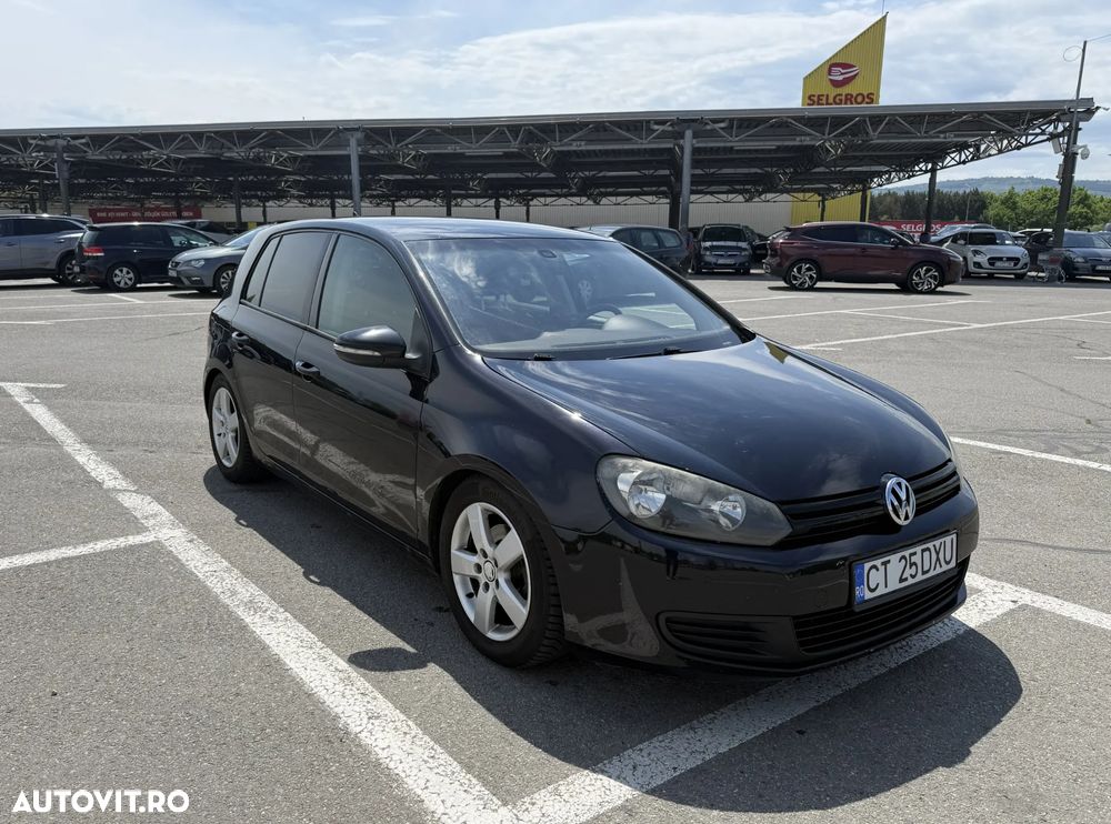 Volkswagen Golf - 1