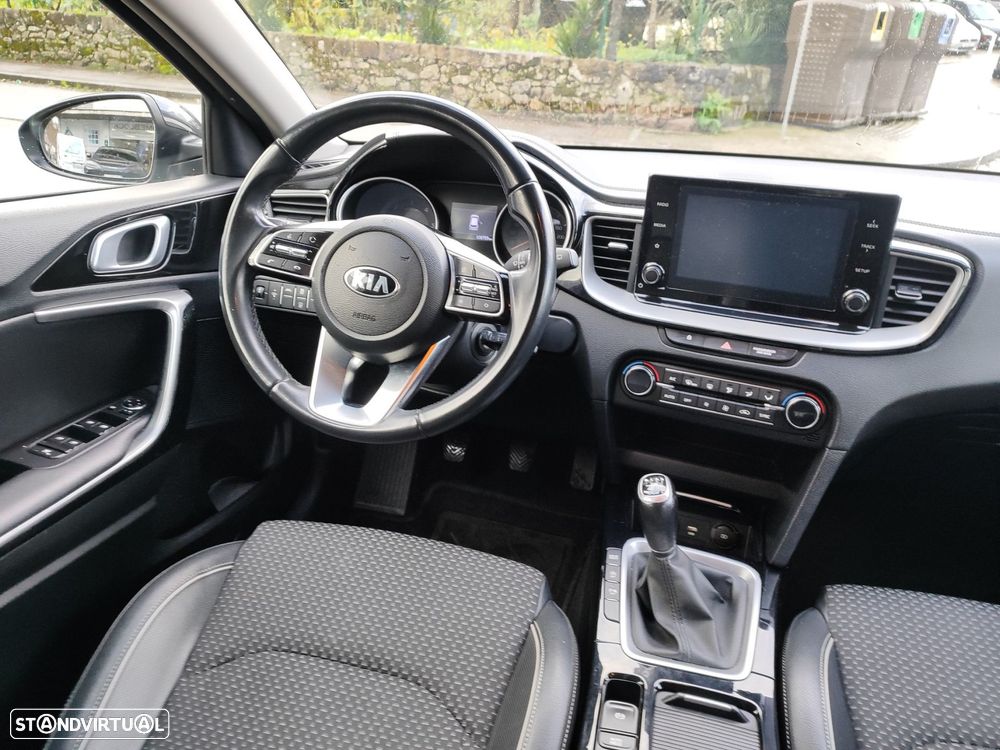 Kia Ceed 1.6 CRDi MHEV Drive - 12