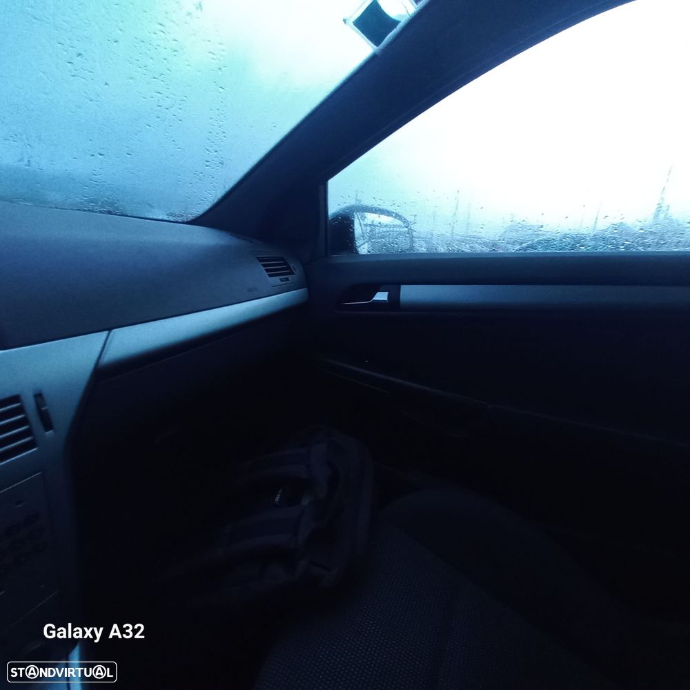 Opel Astra GTC 1.7 CDTI - 3