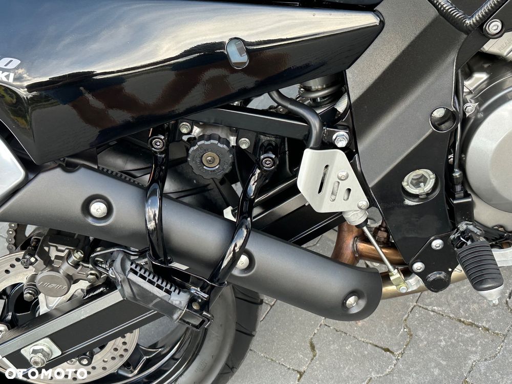 Suzuki V-STROM - 12