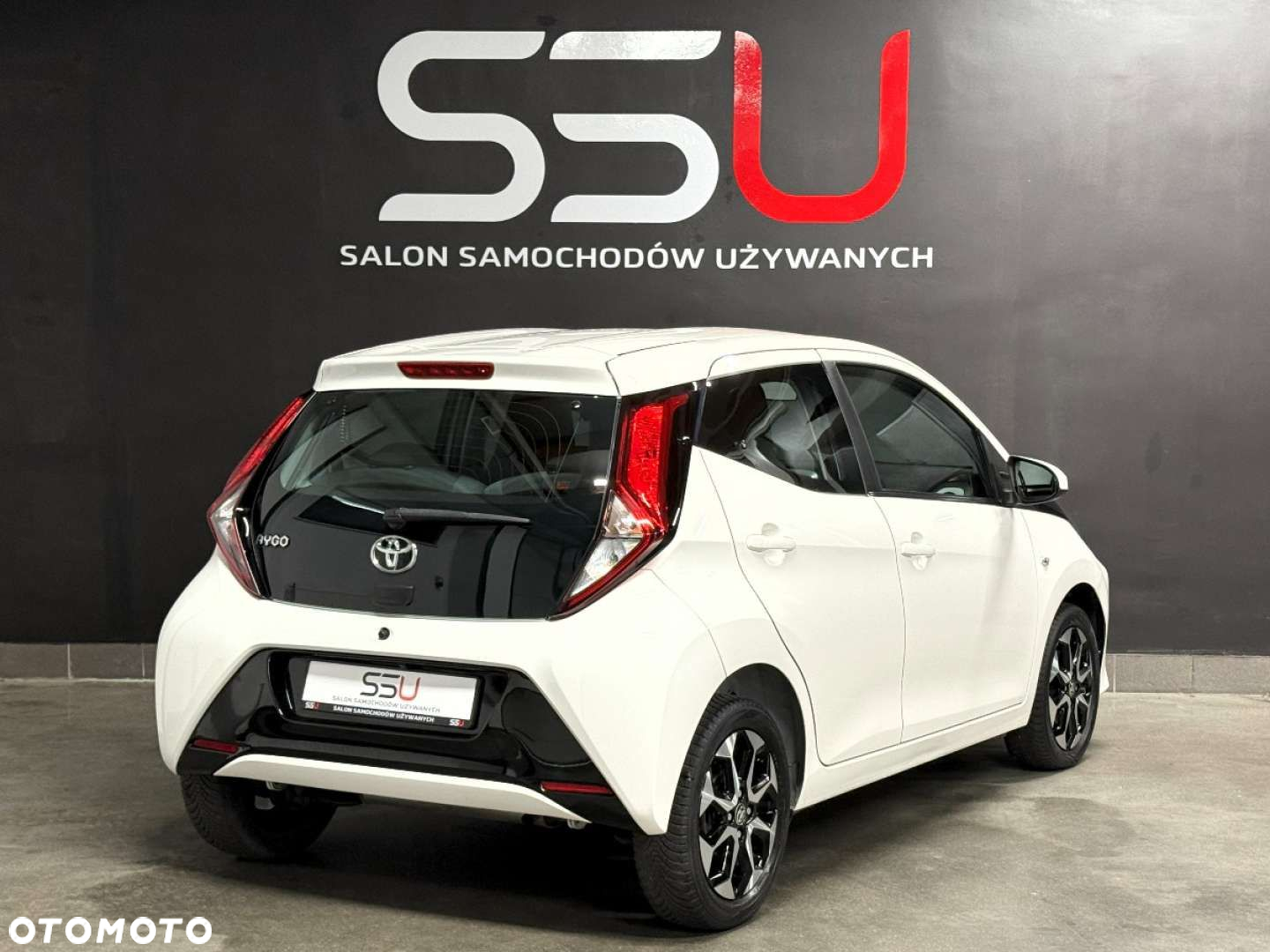 Toyota Aygo x-play connect - 13