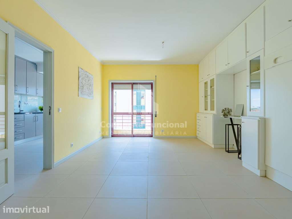 T2 com Lugar de Garagem e Elevador | São João da Madeira | 259.500€ - Grande imagem: 2/21