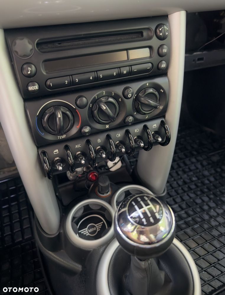 MINI Cooper Standard - 13