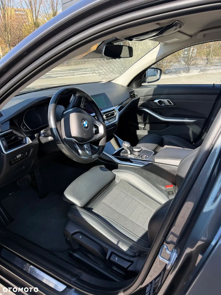BMW Seria 3 318d - 4