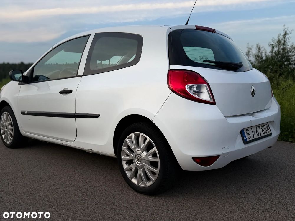 Renault Clio 1.5 dCi 90 FAP Dynamique - 29