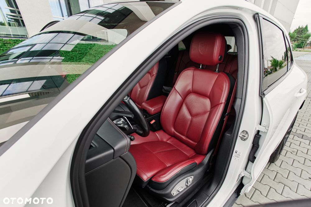 Porsche Macan Standard - 12