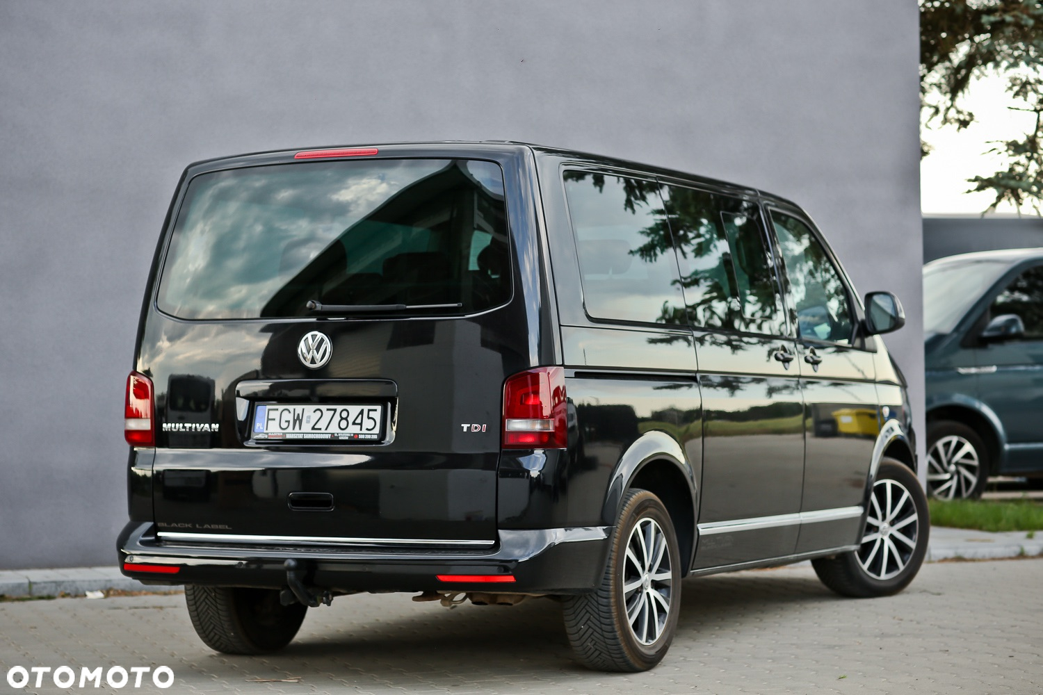 Volkswagen Multivan - 13