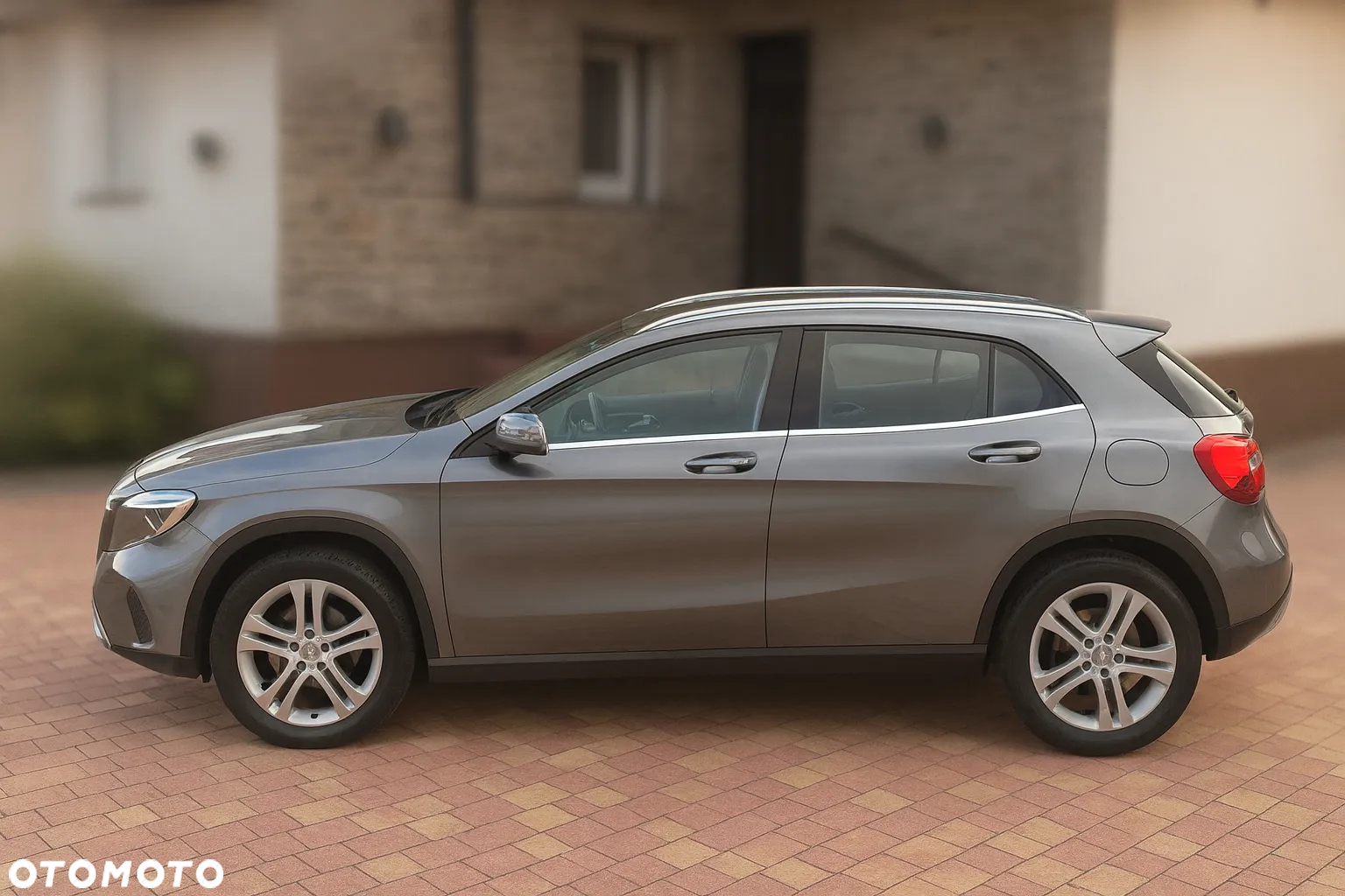 Mercedes-Benz GLA 200 7G-DCT - 6