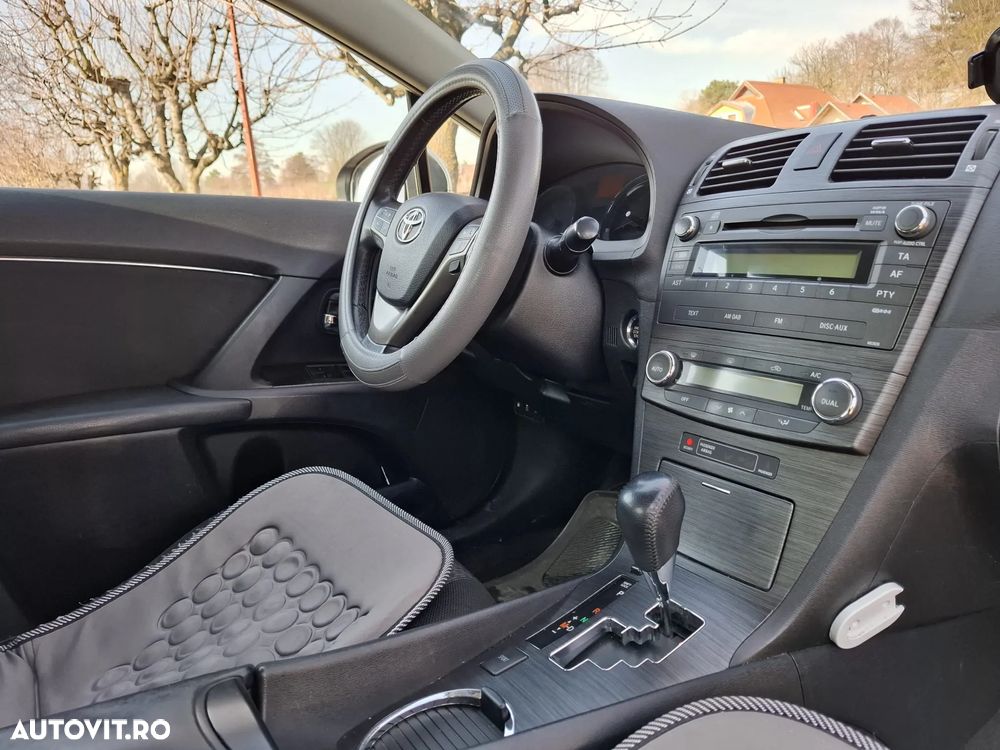 Toyota Avensis - 2
