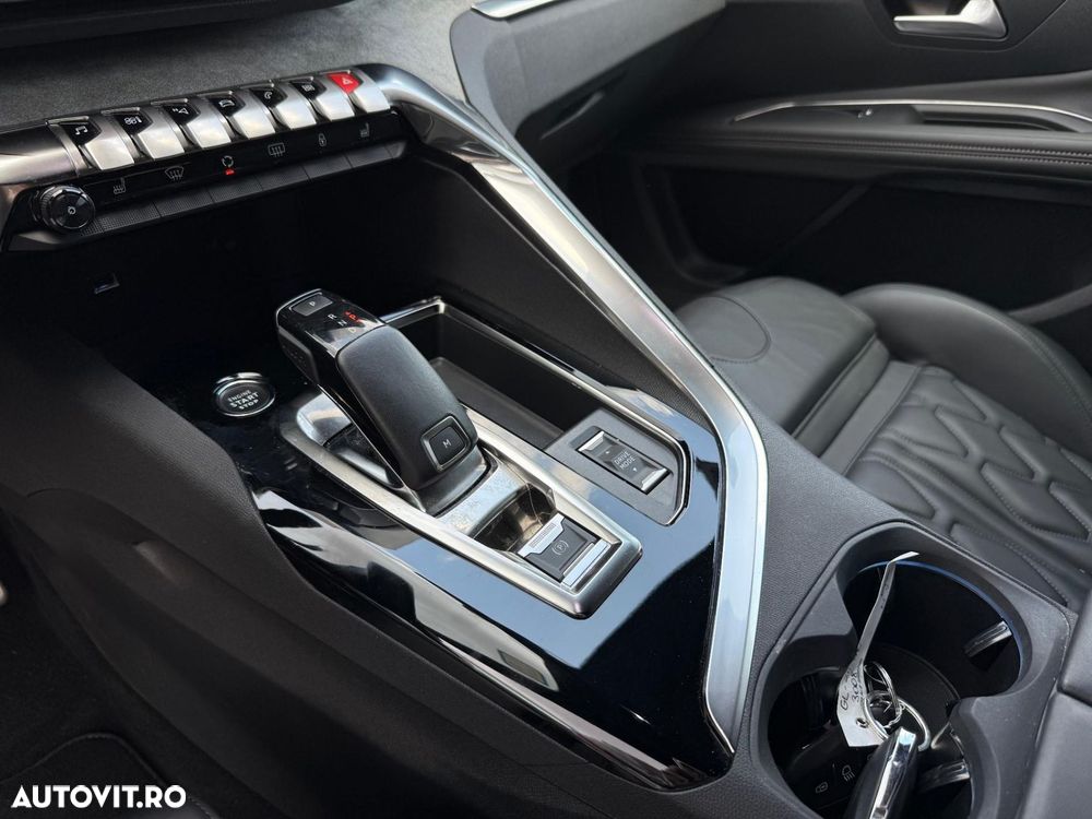 Peugeot 3008 1.2 PureTech 130 EAT8 GT - 33