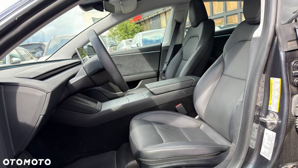 Tesla Model 3 - 16