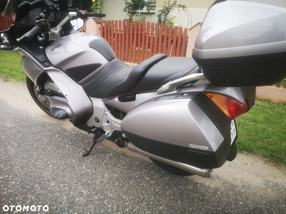 Honda ST - 8