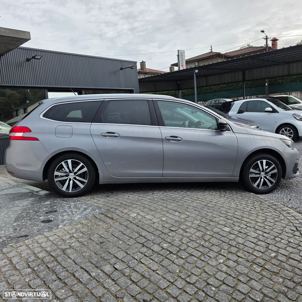 Peugeot 308 SW 1.2 PureTech Allure Pack EAT8 - 12