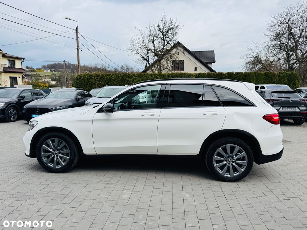 Mercedes-Benz GLC 250 4Matic 9G-TRONIC AMG Line - 8
