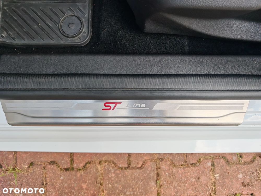 Ford Focus 1.5 EcoBoost ST-Line - 34