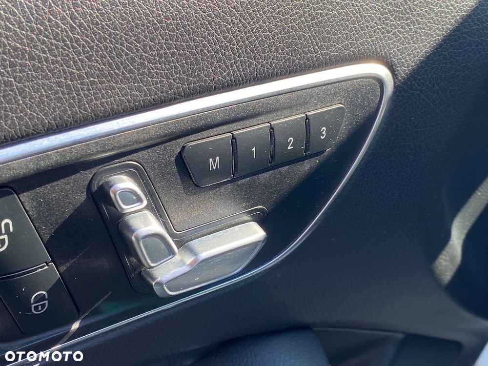 Mercedes-Benz Klasa A AMG 45 4Matic AMG Speedshift 7G-DCT - 26