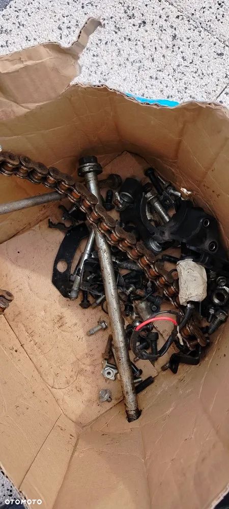 KTM DUKE 125 KOŁO FELGA OWIEWKA LAGI STELAZ OGON ZADUPEK SIEDZENIE 2022 - 11