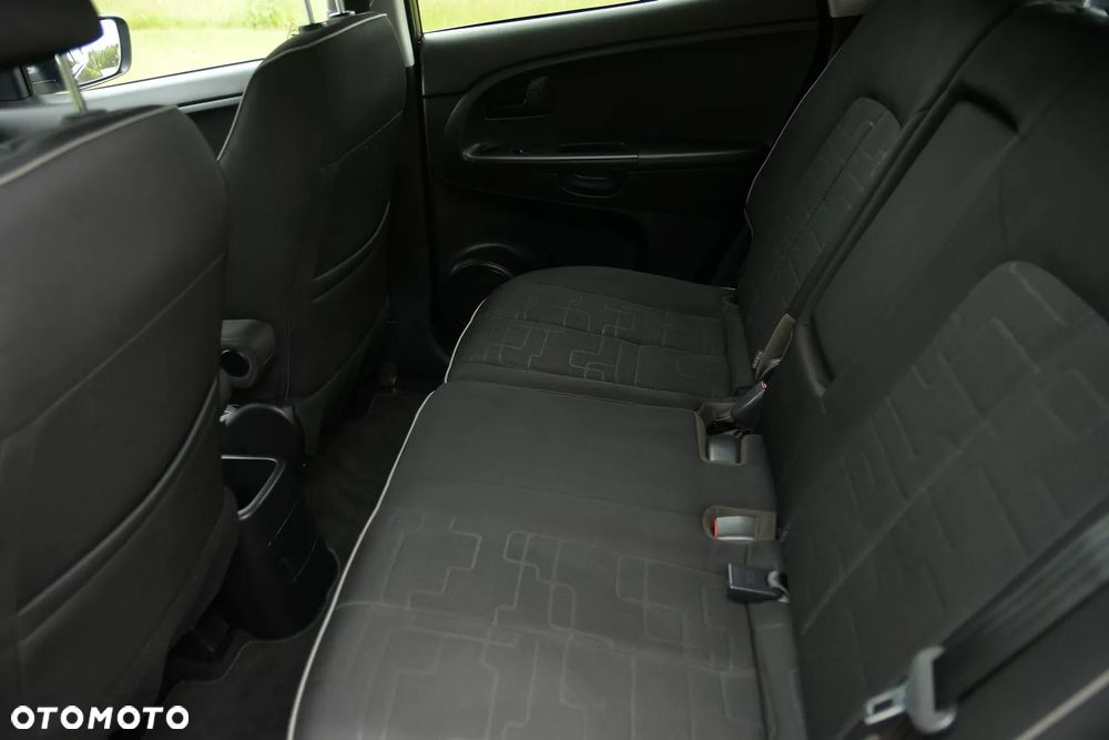 Kia Venga - 22
