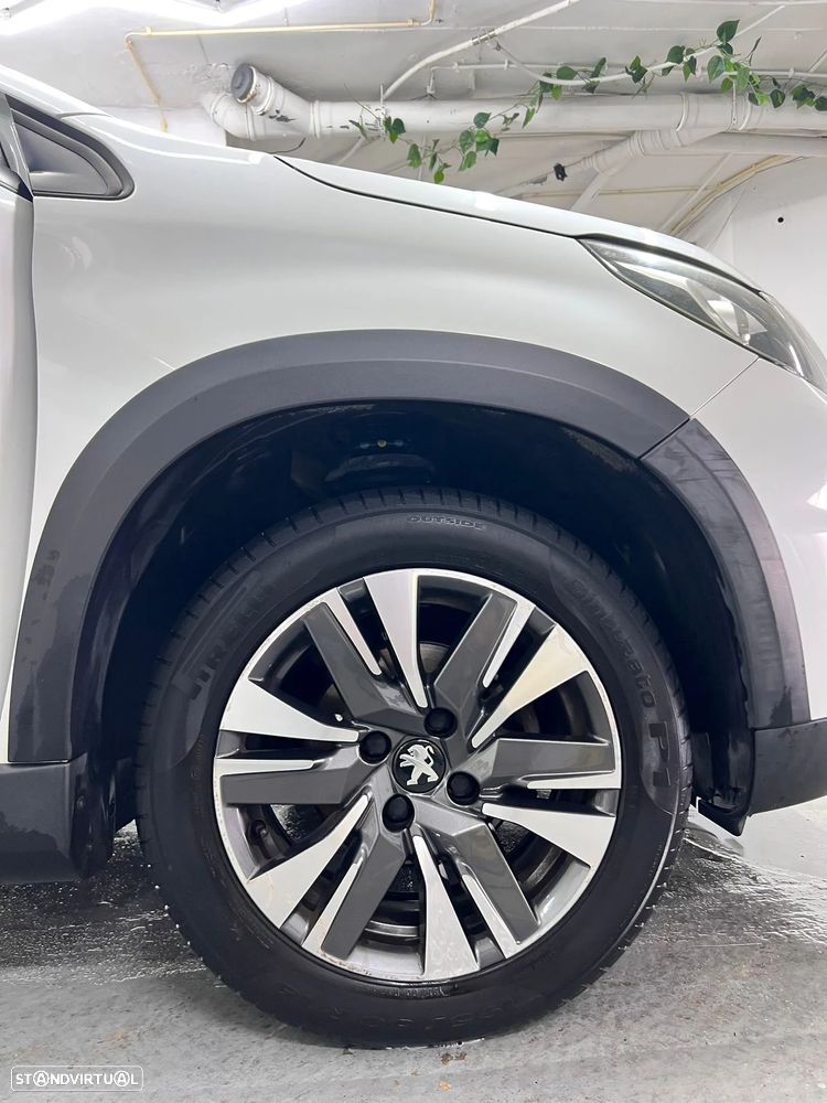 Peugeot 2008 1.2 PureTech Style - 12