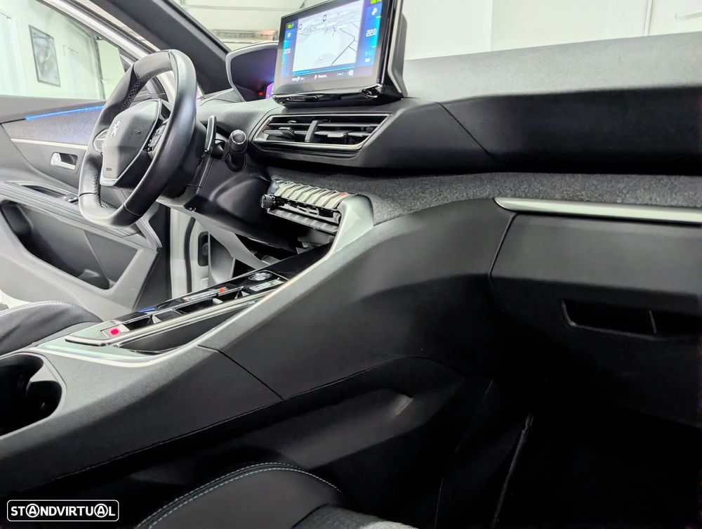 Peugeot 3008 1.6 Hybrid Allure Pack e-EAT8 - 7