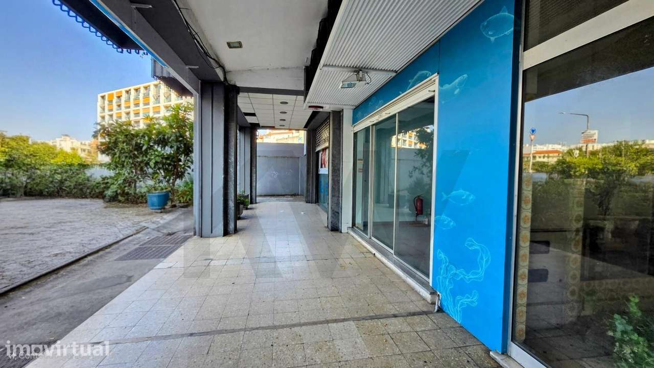 Loja com 110 m2 em Celas Zona movimentada central próximo ao Hospital - Grande imagem: 2/22