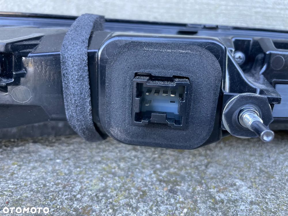 BLENDA KLAPY TYLNEJ NISSAN ARIYA  2022-- - 7