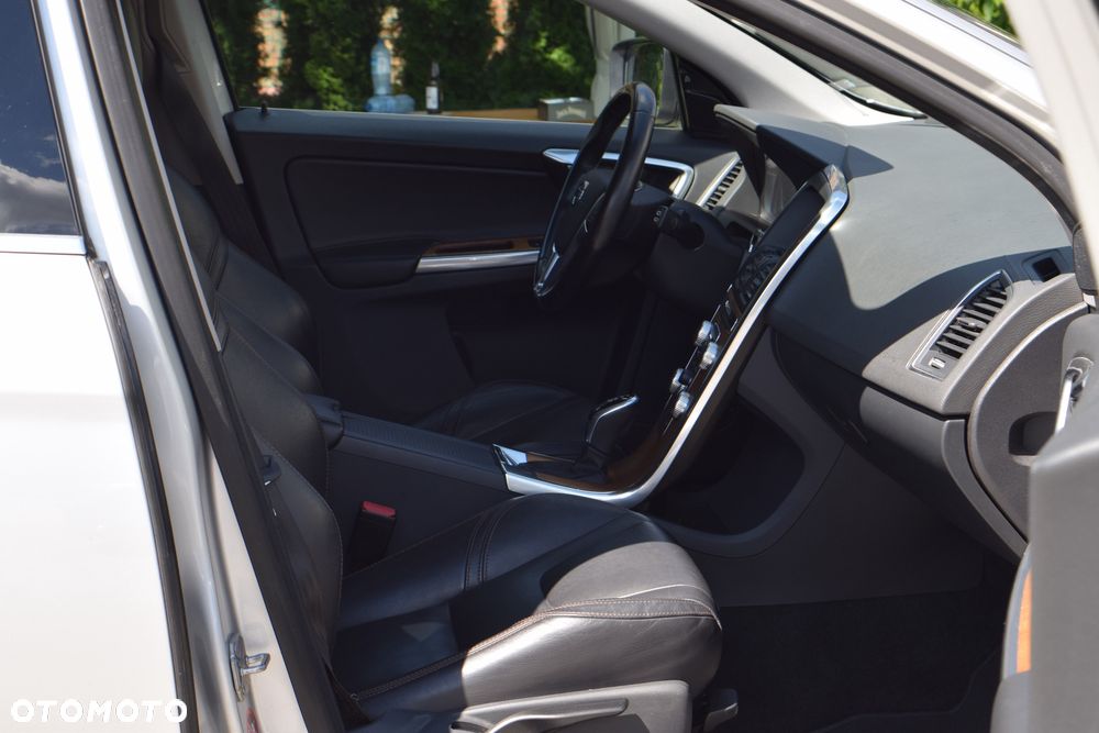Volvo XC 60 D4 Geartronic Momentum Pro - 20