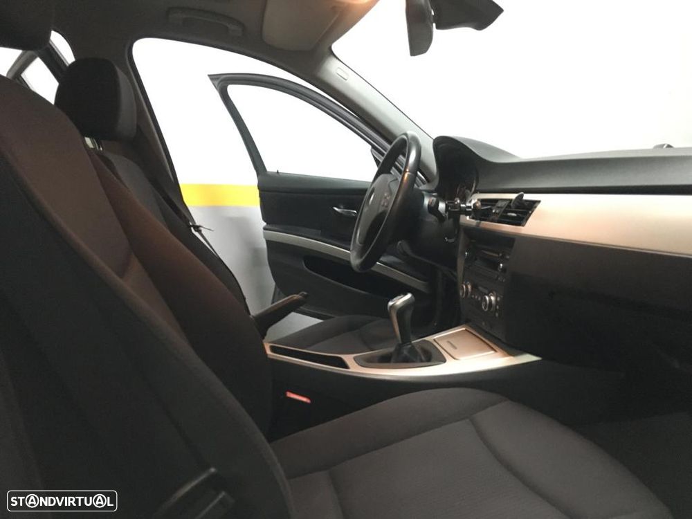 BMW 320 d - 13