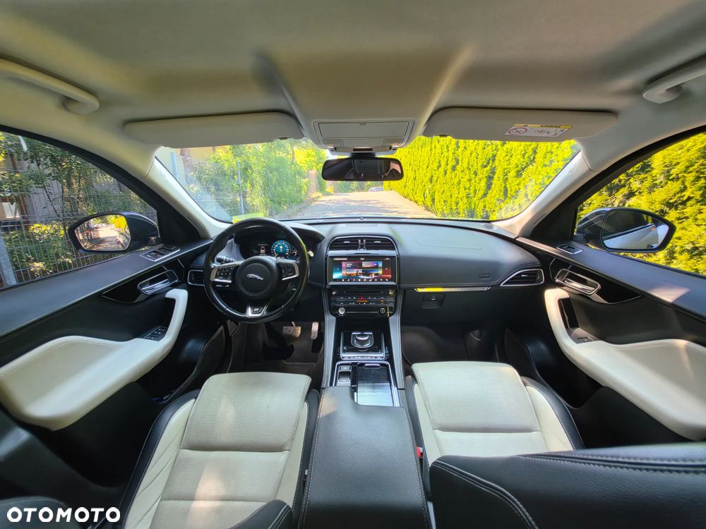 Jaguar F-Pace D300 AWD R-Dynamic SE 90th Anniversary Edition - 12