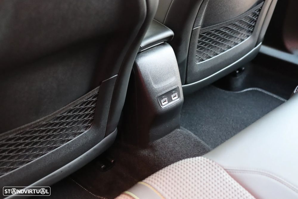 Peugeot 2008 PureTech 130 EAT8 GT - 22