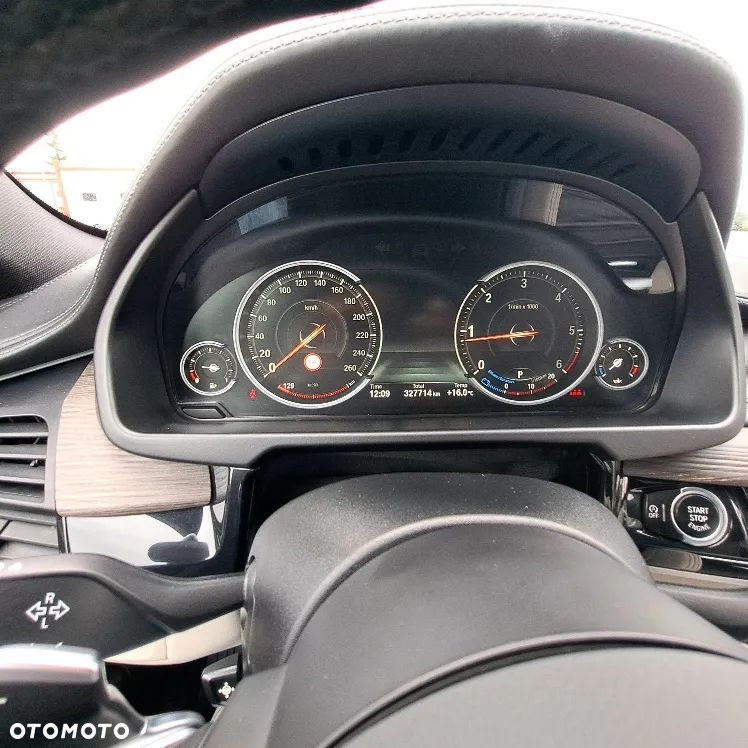 BMW X6 xDrive40d - 16