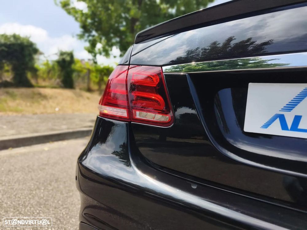 Mercedes-Benz E 220 CDI DPF BlueEFFICIENCY 7G-TRONIC Avantgarde - 22