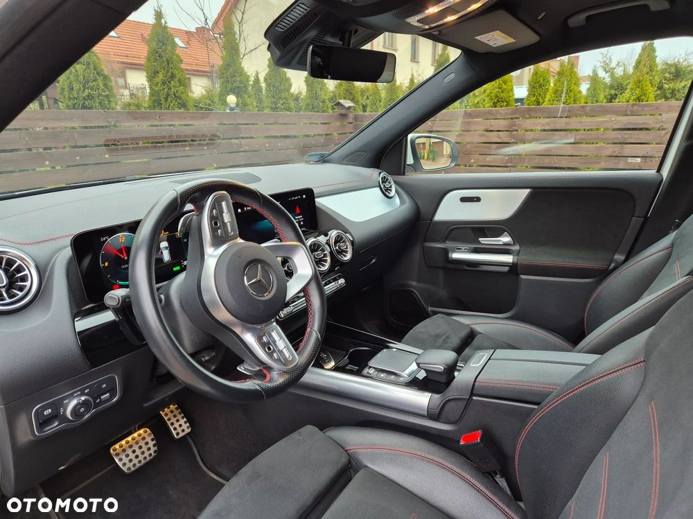 Mercedes-Benz EQA 250 - 12