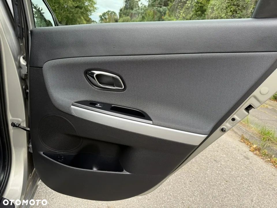 Kia Ceed 1.6 GDI SW Platinum Edition - 36