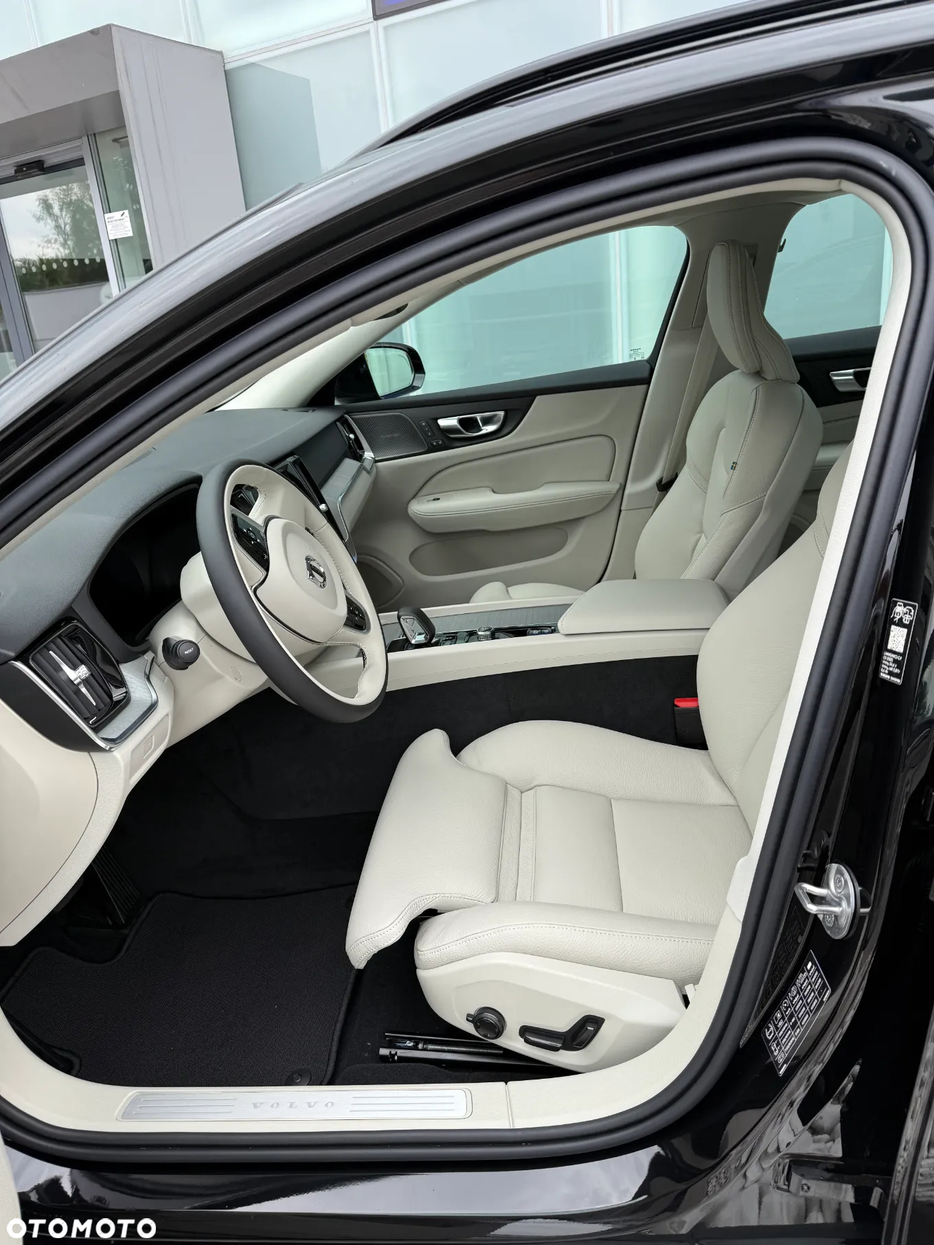 Volvo V60 B4 B Plus Dark - 13